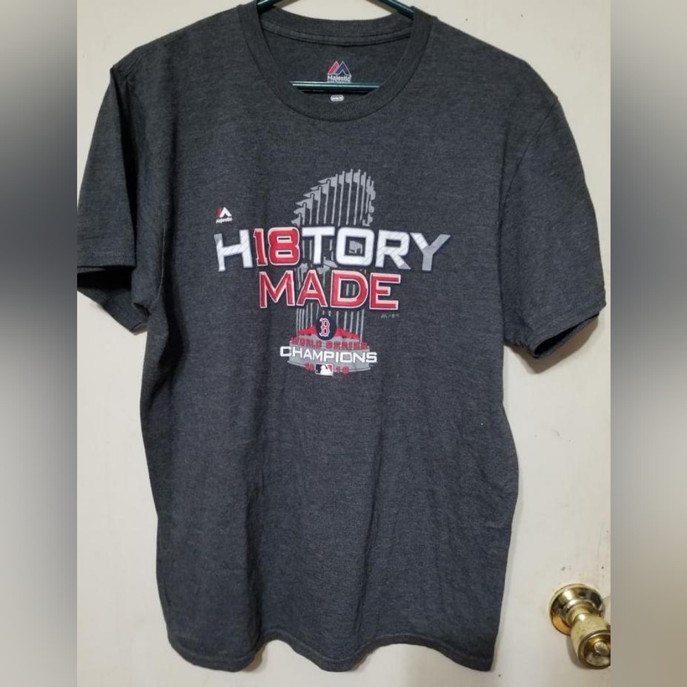 Red Sox World Series Shirt size medium
